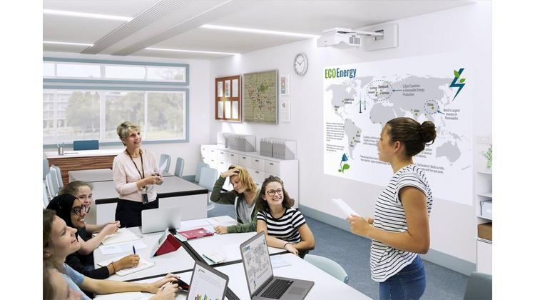 EB-760W - UST Projektor 3LCD